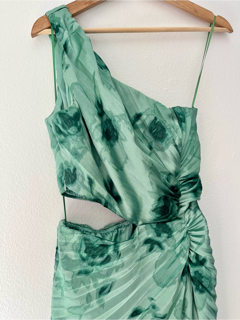 NWT Abercrombie & Fitch Giselle Pleated One-Shoulder Maxi Dress Petite -Sz XSP - Picture 5 of 11